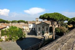 Ostia Antica - Il borgo.